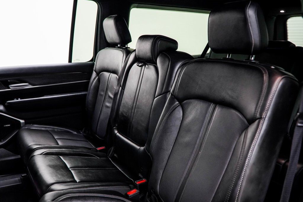 2024 Jeep Wagoneer L Series II photo 38