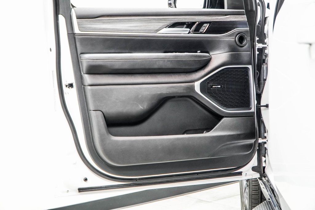 2024 Jeep Wagoneer L Series II photo 41