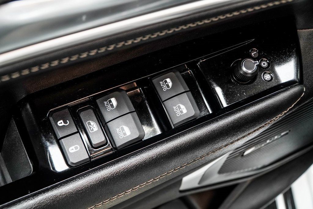 2024 Jeep Wagoneer L Series II photo 42
