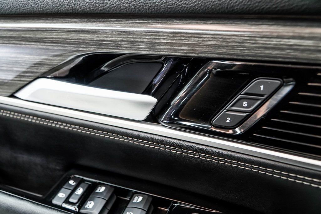 2024 Jeep Wagoneer L Series II photo 43