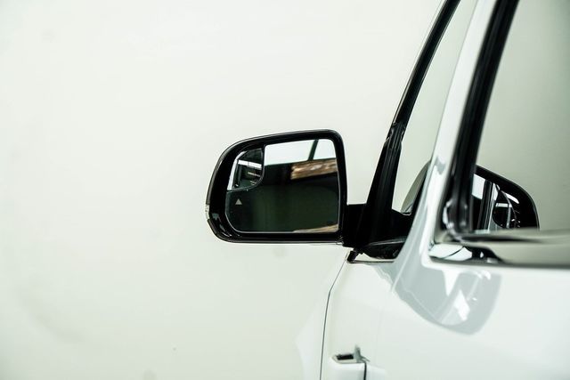 2024 Jeep Wagoneer L Series II - 22972495 - 13