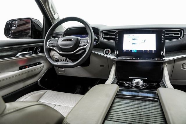 2024 Jeep Wagoneer L Series II - 22972495 - 18