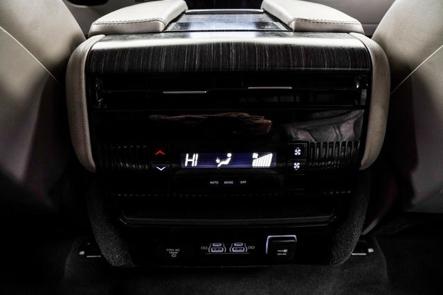 2024 Jeep Wagoneer L Series II - 22972495 - 19