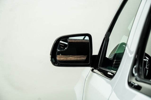 2024 Jeep Wagoneer L Series II - 22972505 - 13