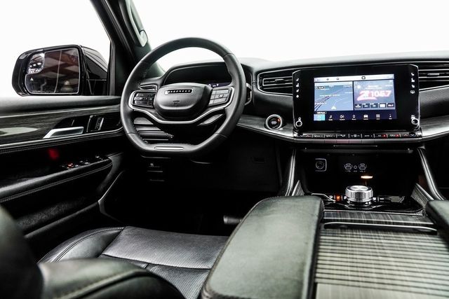 2024 Jeep Wagoneer L Series II - 22972505 - 18