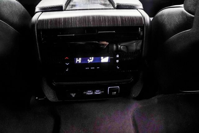 2024 Jeep Wagoneer L Series II - 22972505 - 19