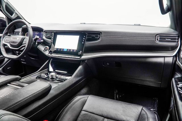 2024 Jeep Wagoneer L Series II - 22972458 - 17