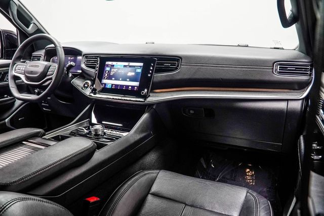 2024 Jeep Wagoneer L Series II - 22972485 - 16