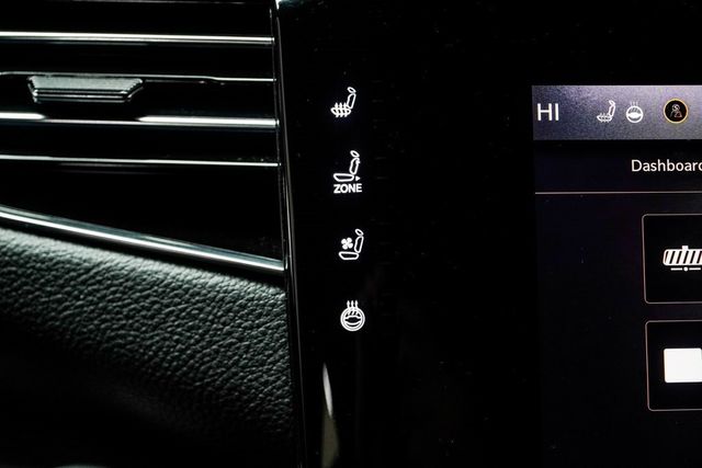 2024 Jeep Wagoneer L Series II - 22972486 - 24