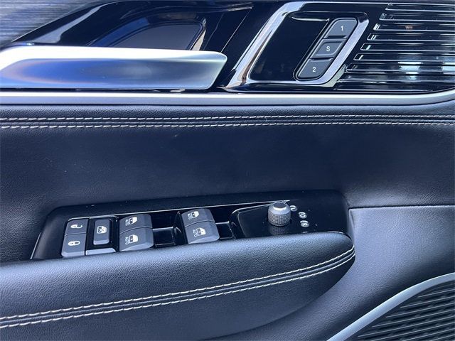 2024 Jeep Wagoneer L Series II - 22913730 - 11