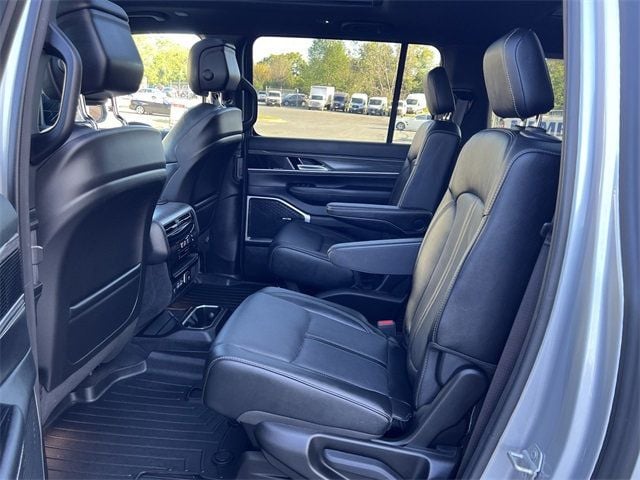 2024 Jeep Wagoneer L Series II - 22913730 - 16