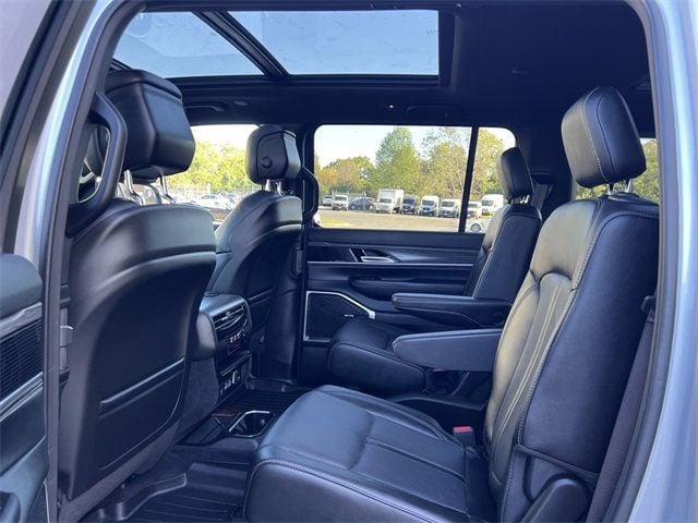 2024 Jeep Wagoneer L Series II - 22913730 - 17