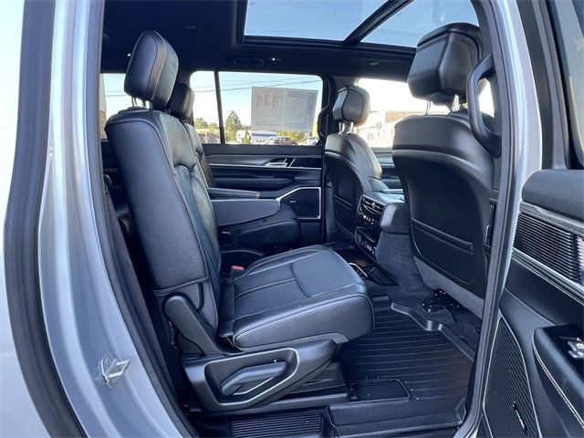 2024 Jeep Wagoneer L Series II - 22913730 - 23