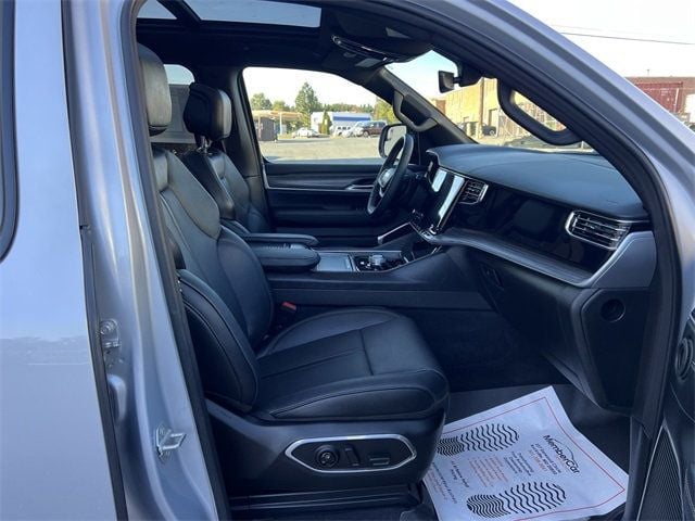 2024 Jeep Wagoneer L Series II - 22913730 - 24