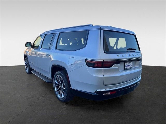 2024 Jeep Wagoneer L Series II photo 3