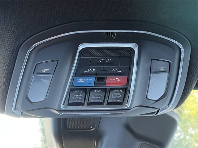 2024 Jeep Wagoneer L Series II - 22913730 - 35