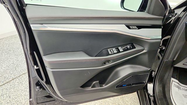 2024 Jeep Wagoneer S Launch Edition AWD w/ Premium Leather & Tri-Zone Climate Control - 22999378 - 10