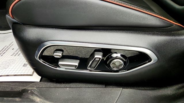 2024 Jeep Wagoneer S Launch Edition AWD w/ Premium Leather & Tri-Zone Climate Control - 22999378 - 11