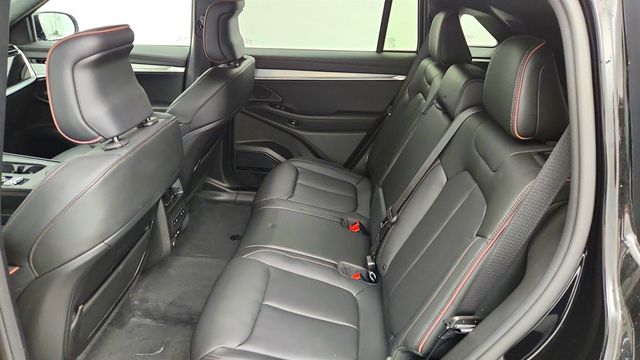 2024 Jeep Wagoneer S Launch Edition AWD w/ Premium Leather & Tri-Zone Climate Control - 22999378 - 19