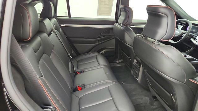 2024 Jeep Wagoneer S Launch Edition AWD w/ Premium Leather & Tri-Zone Climate Control - 22999378 - 21