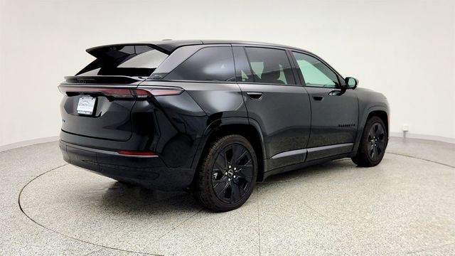 2024 Jeep Wagoneer S Launch Edition AWD w/ Premium Leather & Tri-Zone Climate Control - 22999378 - 4