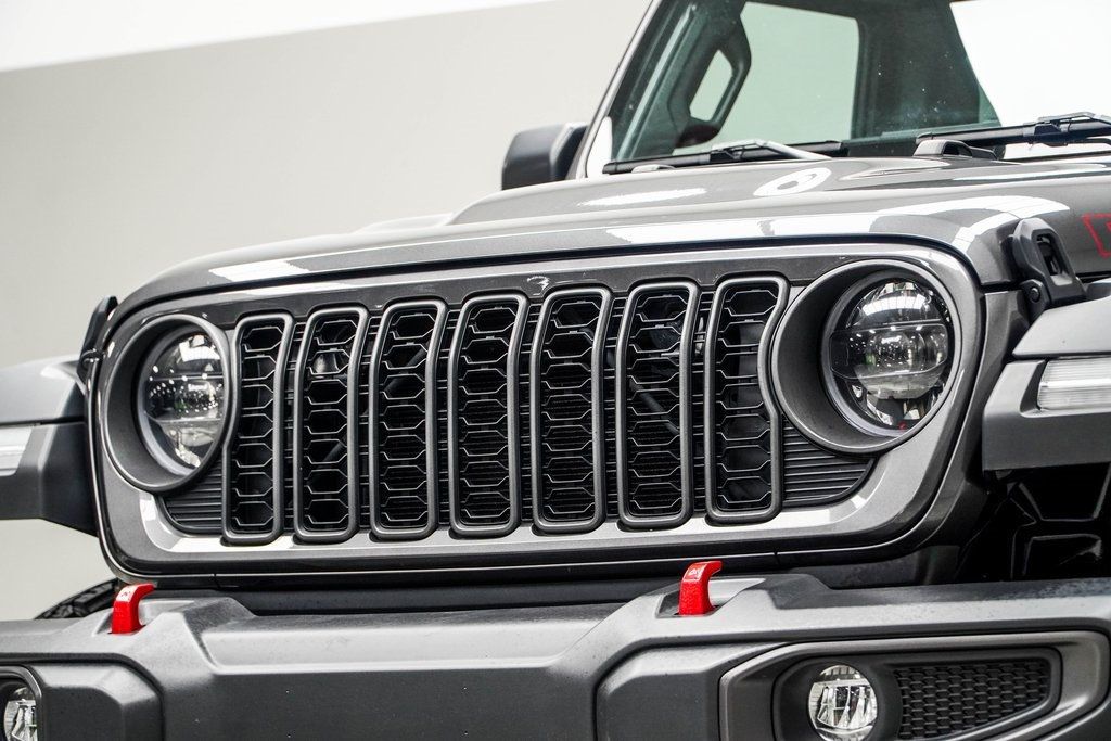 2024 Jeep Wrangler Rubicon photo 2
