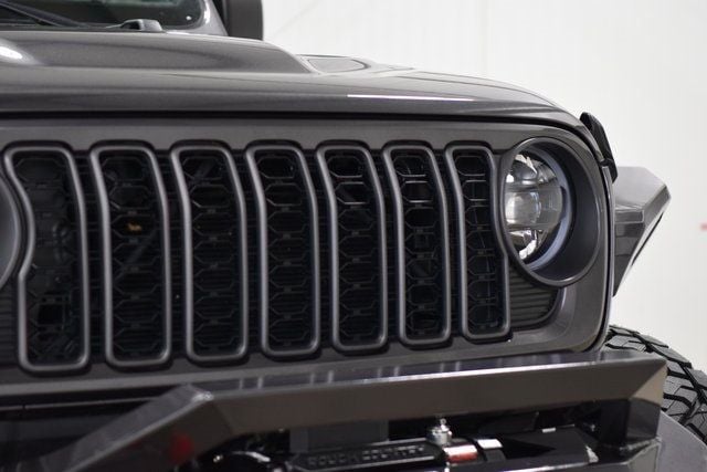 2024 Jeep Wrangler Rubicon photo 8