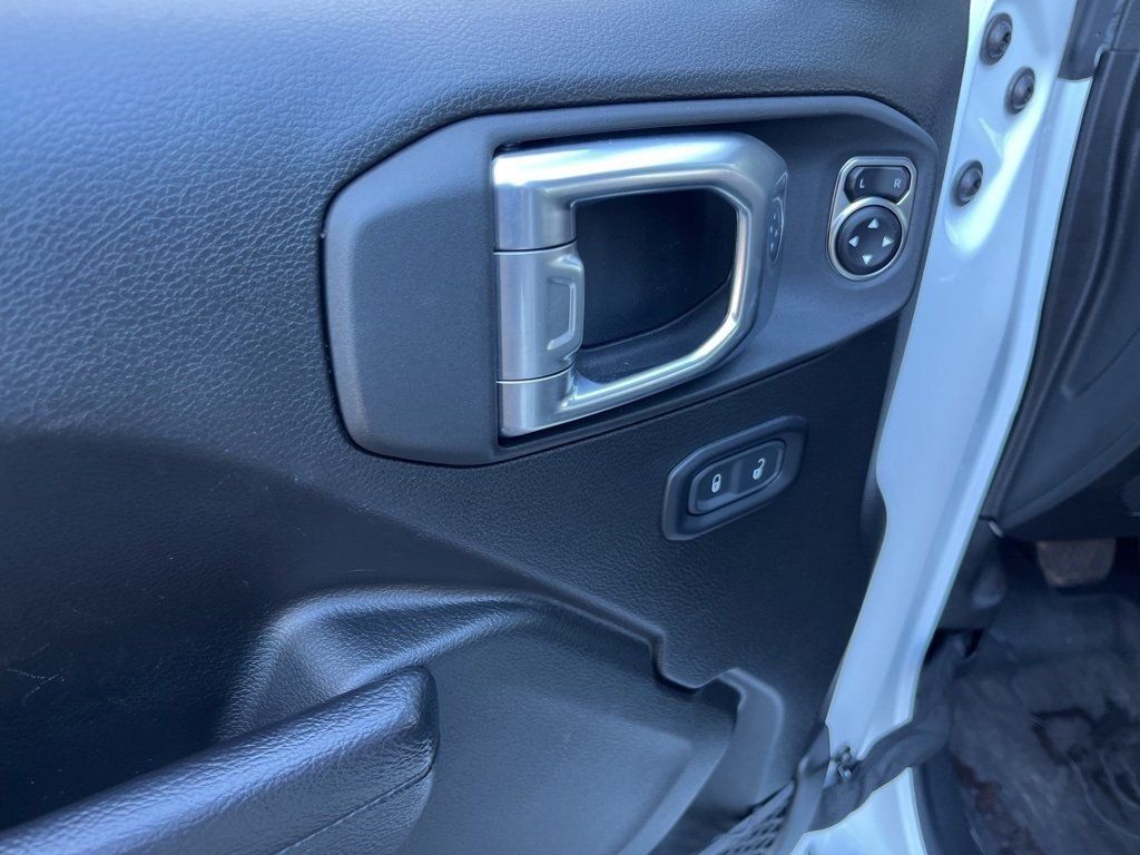 2024 Jeep Wrangler Rubicon - 22963779 - 27