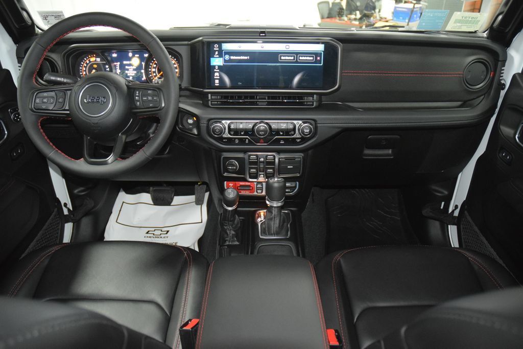 2024 Jeep Wrangler Rubicon - 22993230 - 29