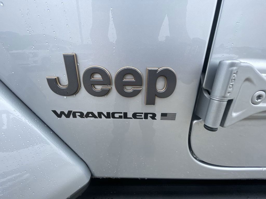 2024 Jeep Wrangler Rubicon 392 photo 3