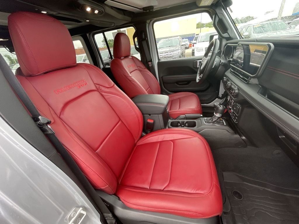 2024 Jeep Wrangler Rubicon 392 photo 7