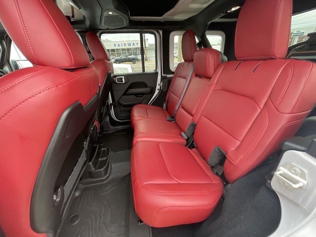 2024 Jeep Wrangler Rubicon 392 photo 8