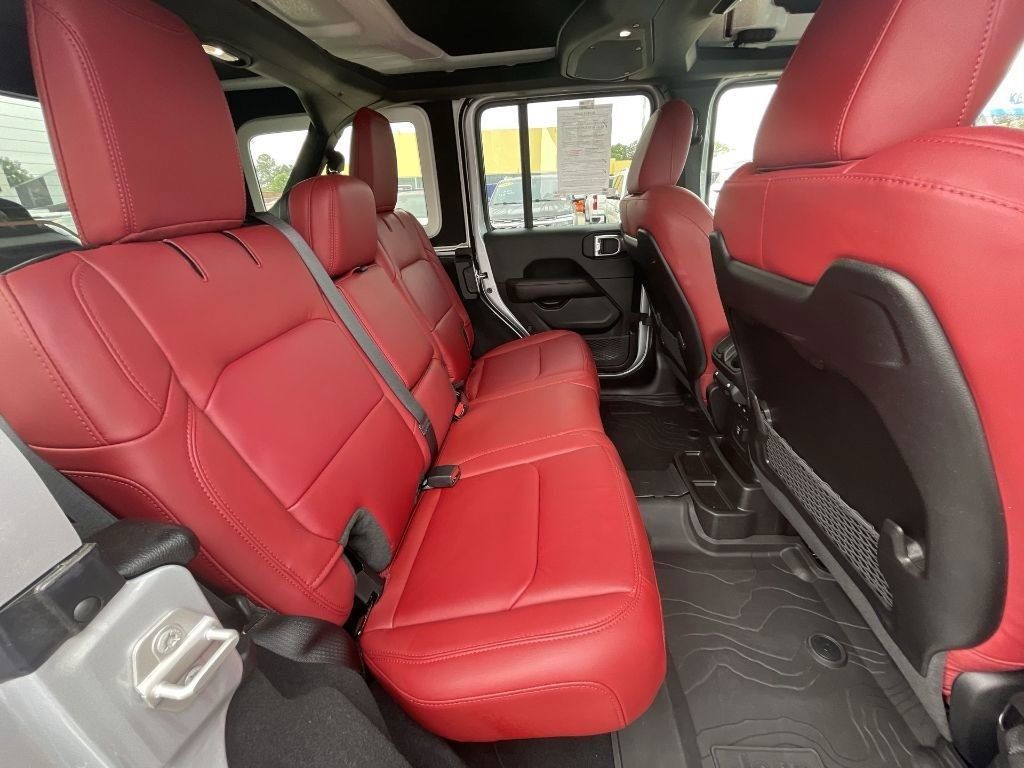 2024 Jeep Wrangler Rubicon 392 photo 9