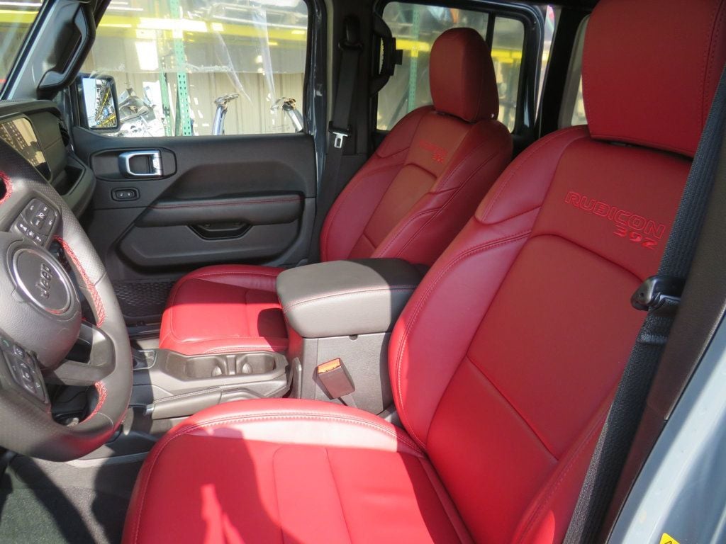 Jeep Wrangler photo 10