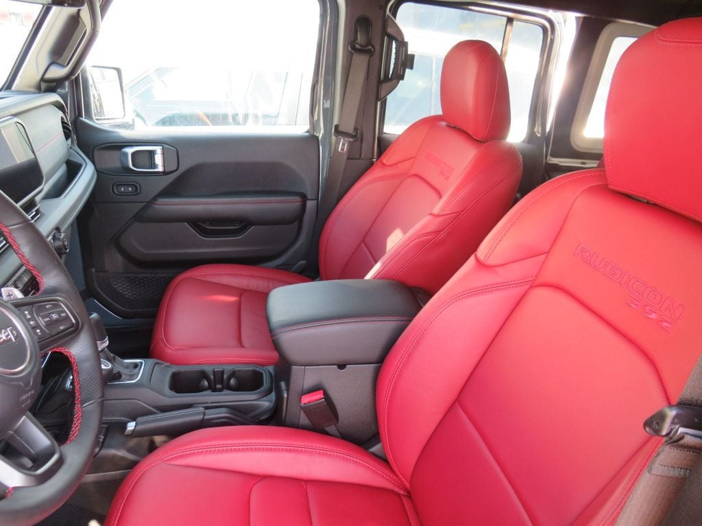 Jeep Wrangler photo 11
