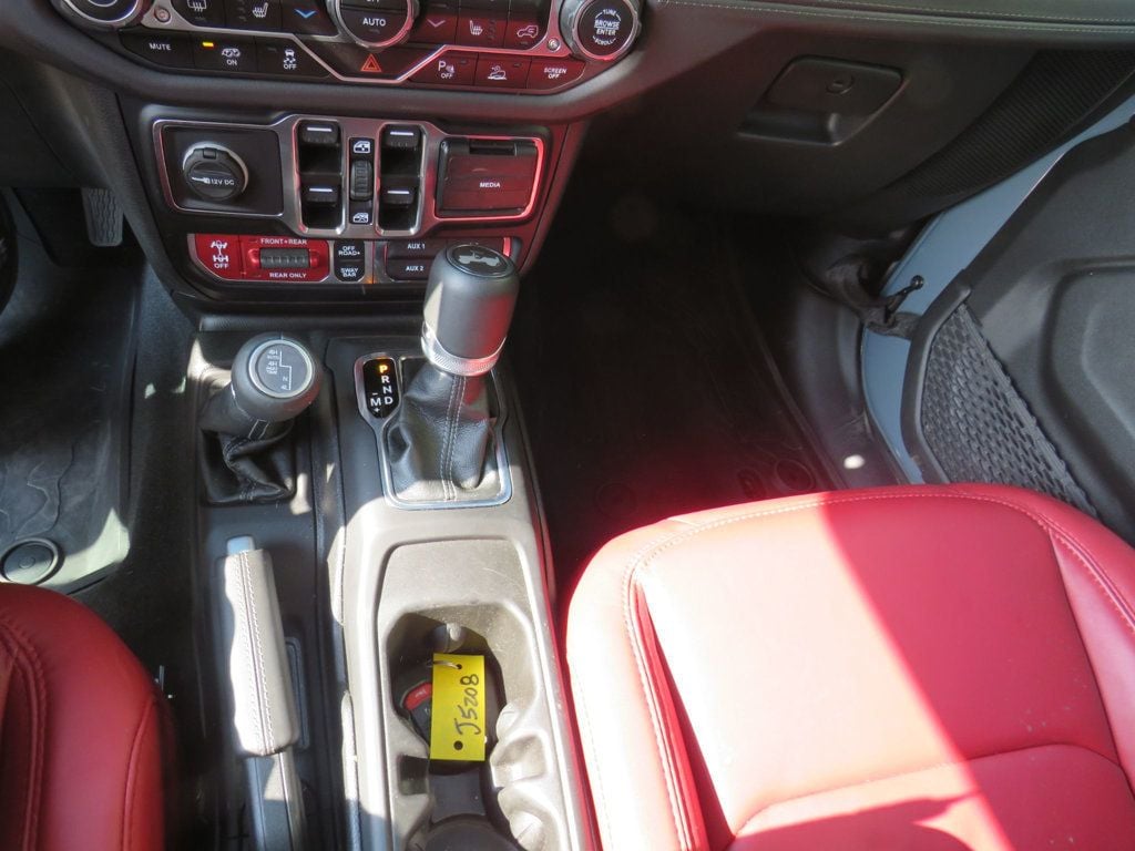 Jeep Wrangler photo 13