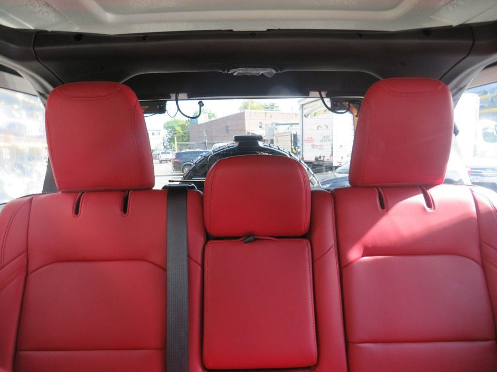 Jeep Wrangler photo 14
