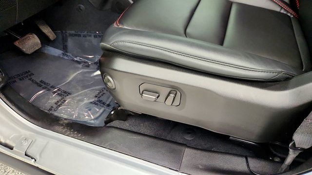 2024 Jeep Wrangler Rubicon 4 Door 4x4 w/ Nappa Leather Seats & 3-Piece Hard Top - 23011339 - 10