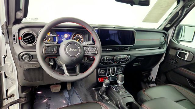 2024 Jeep Wrangler Rubicon 4 Door 4x4 w/ Nappa Leather Seats & 3-Piece Hard Top - 23011339 - 11
