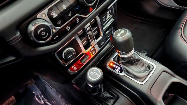 2024 Jeep Wrangler Rubicon 4 Door 4x4 w/ Nappa Leather Seats & 3-Piece Hard Top - 23011339 - 15