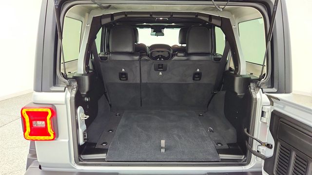 2024 Jeep Wrangler Rubicon 4 Door 4x4 w/ Nappa Leather Seats & 3-Piece Hard Top - 23011339 - 21