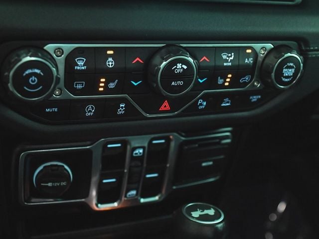 2024 Jeep Wrangler Sahara - 22896795 - 26