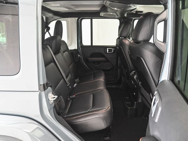 2024 Jeep Wrangler Sahara - 22896795 - 34