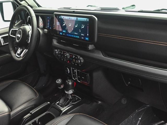 2024 Jeep Wrangler Sahara - 22896795 - 37
