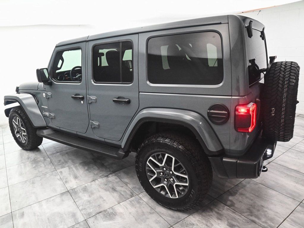2024 Jeep Wrangler Sahara photo 4