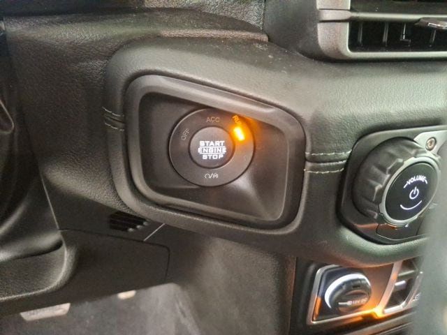2024 Jeep Wrangler Sahara - 23078530 - 19