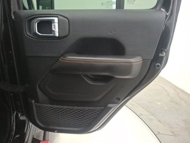 2024 Jeep Wrangler Sahara - 23078530 - 37