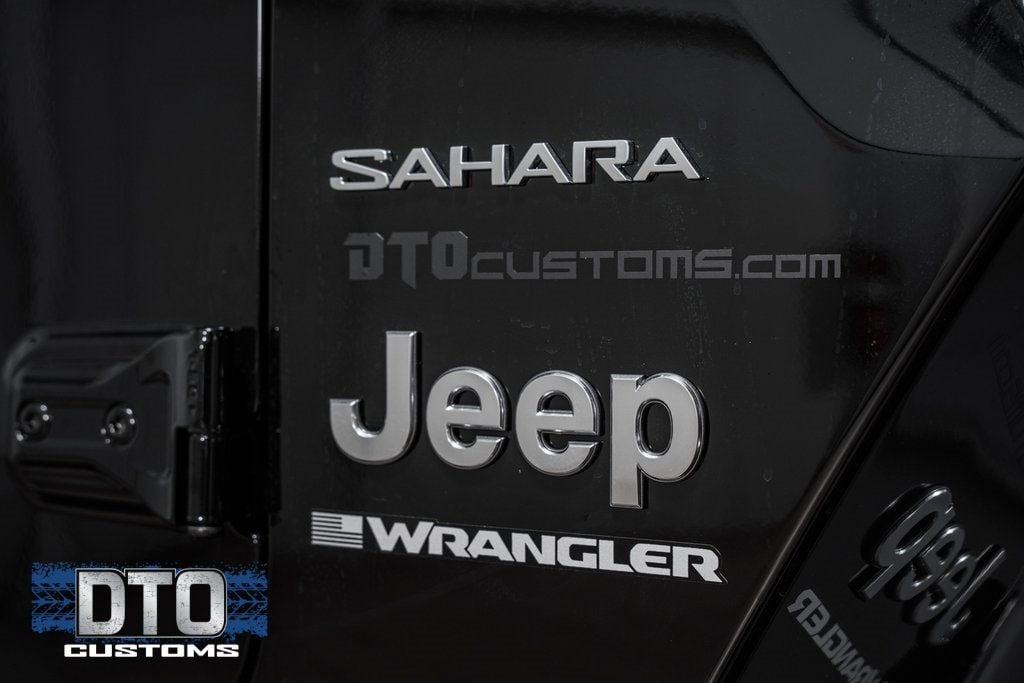 2024 Jeep Wrangler Sahara - 22510863 - 16