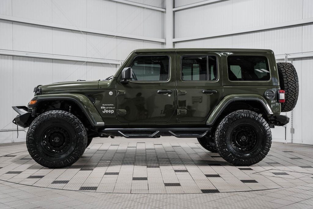 2024 Jeep Wrangler Sahara photo 4