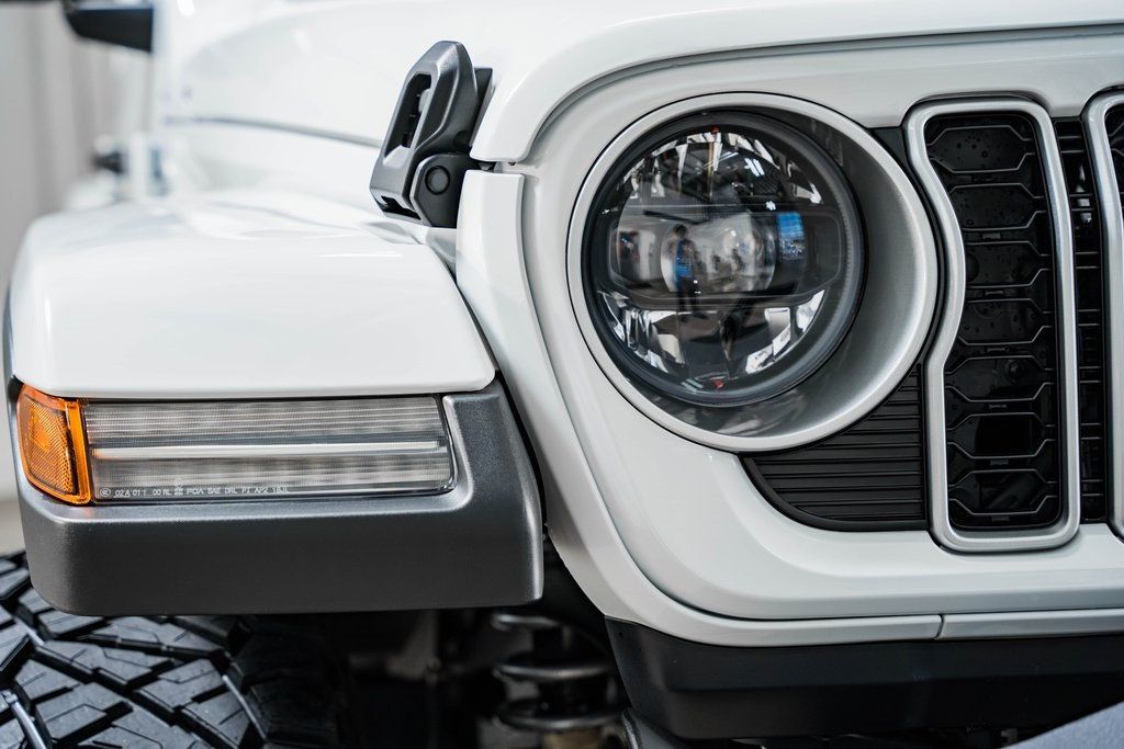2024 Jeep Wrangler Sahara - 22801334 - 11